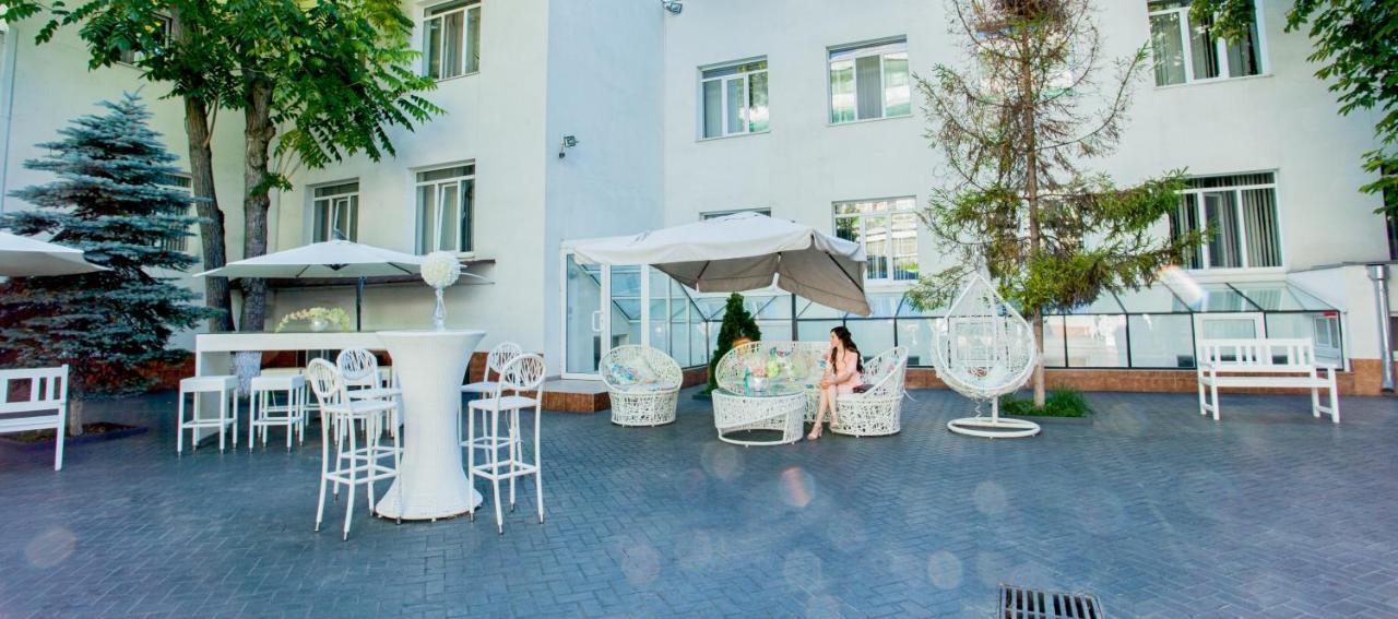 Institutul Muncii Hotell Chişinau Exteriör bild